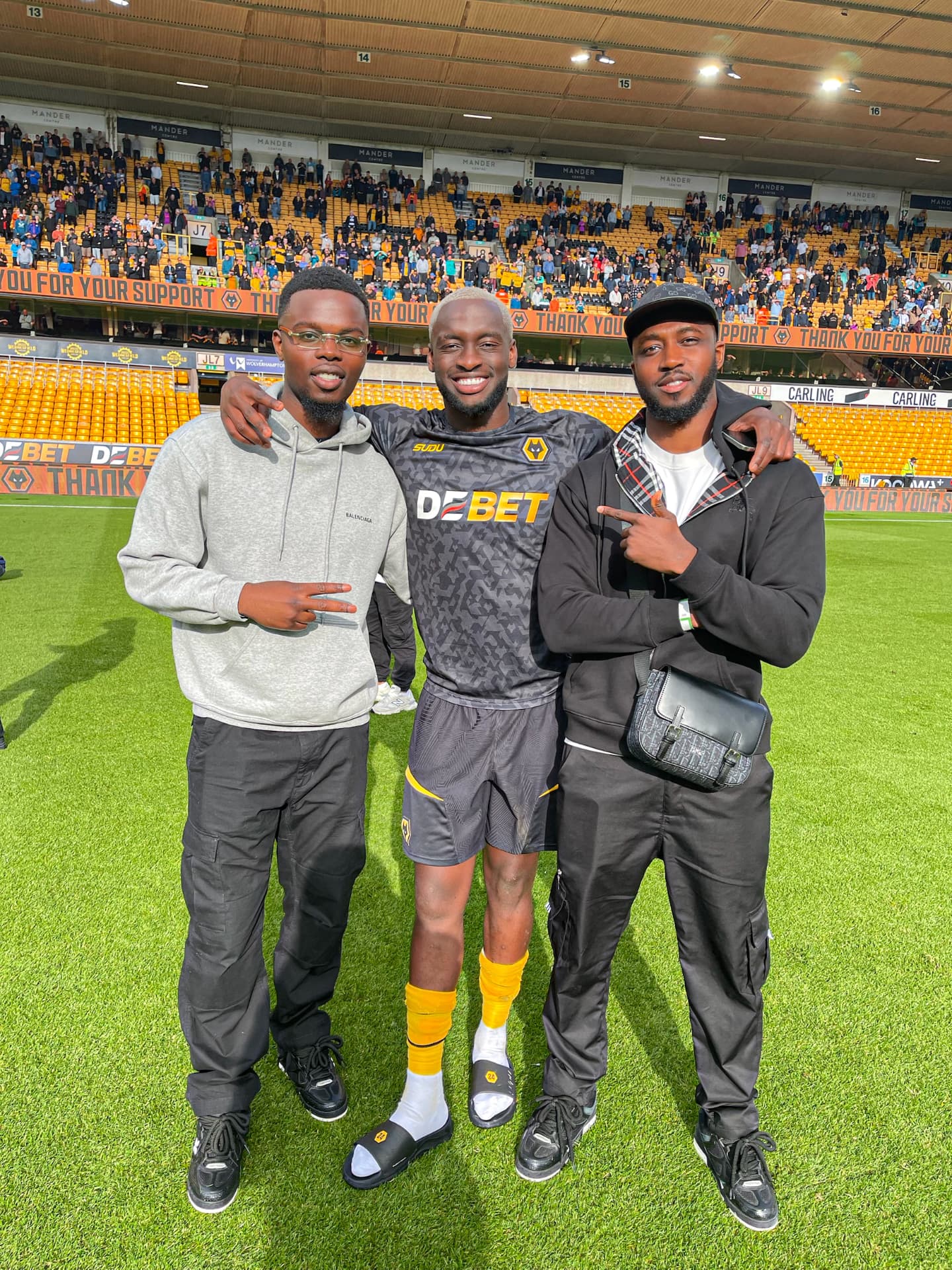 Fara Marna & Toti Gomes · Molineux
